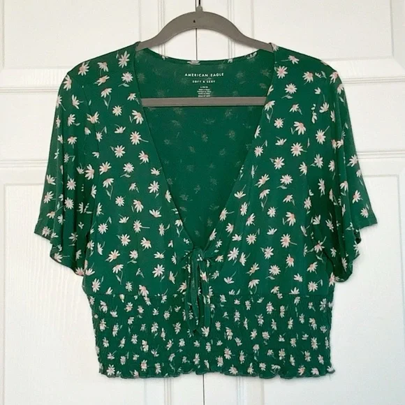 American Eagle Green Floral Crop Top - Picture 3 of 6